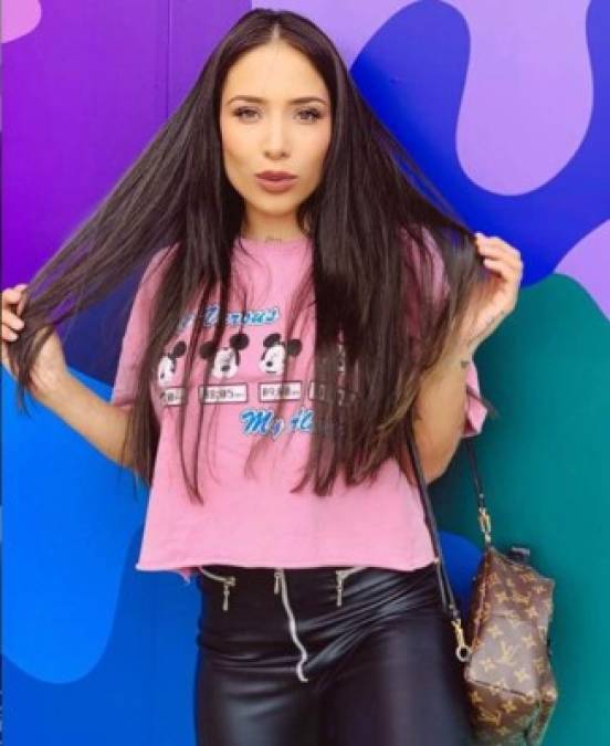 La influencer se define en su cuenta de Instagram donde ya tiene 12.2 millones de seguidores como una persona alegre.