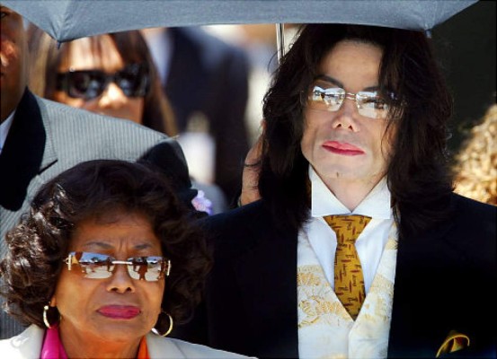 Madre de Michael Jackson pagará 800 mil dólares