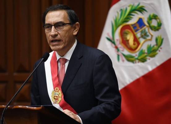 Vizcarra asume como presidente de Perú tras dimisión de Kuczynski