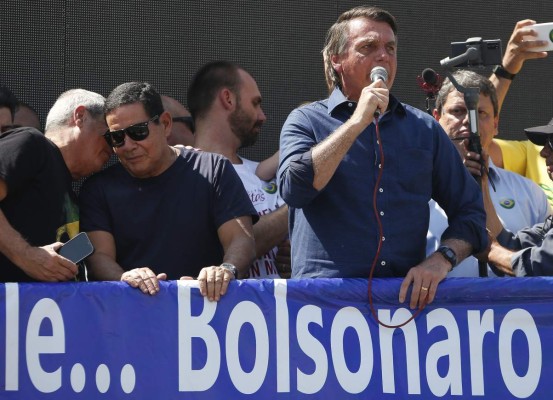 Bolsonaro amenaza al Supremo durante masiva manifestación de la ultraderecha