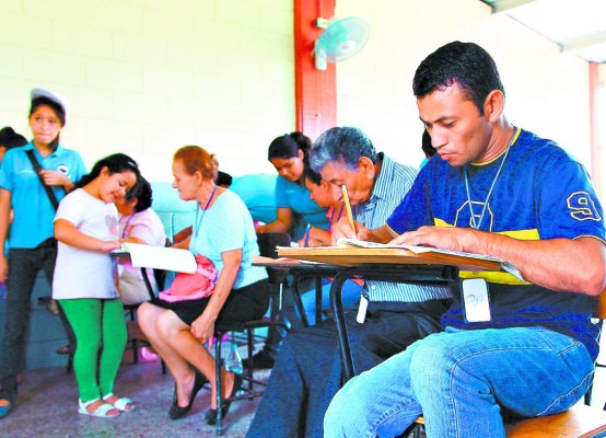 Más de 50,000 estudiantes por egresar alfabetizarán