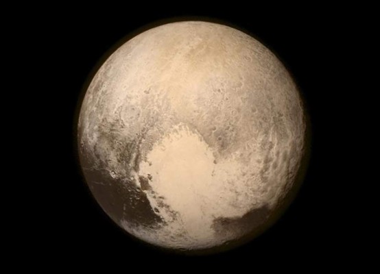 New Horizons sobrevive a encuentro cercano con Plutón