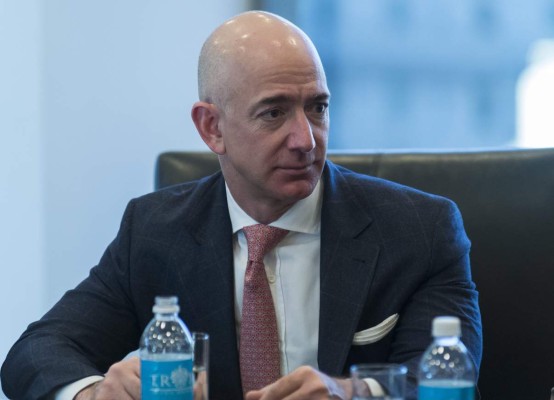 Fiscalía investiga a National Enquirer por supuesto chantaje a Bezos, según CNN