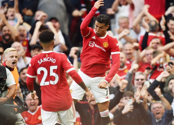 Con la derecha y otro con la zurda: Los dos goles de Cristiano Ronaldo en su regreso al Manchester United