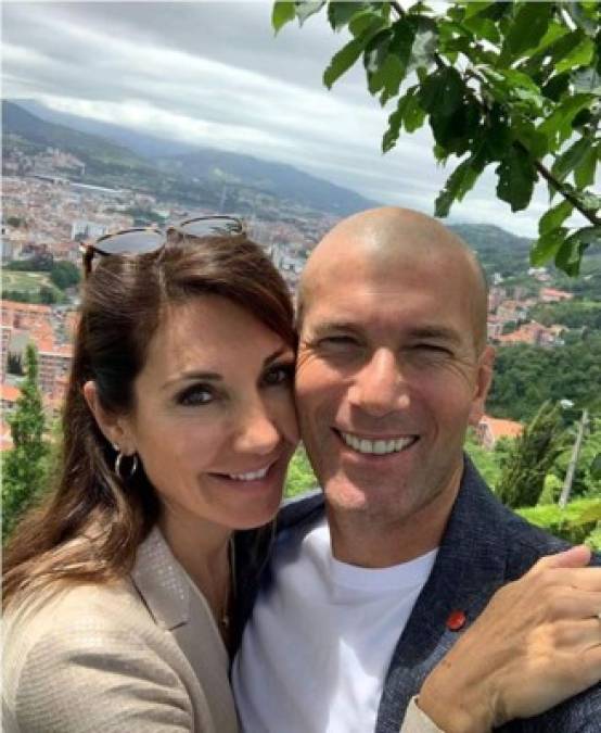 Zinedine Zidane y su esposa Veronique no fueron a la boda de Sergio Ramos. Estuvieron disfrutando de sus vacaciones en Bilbao. <br/>