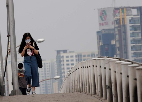 Bangkok combate la contaminación del aire con lluvia artificial