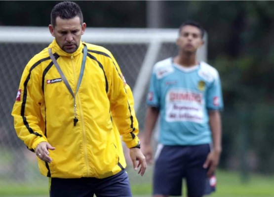 Javier Delgado: 'El primer partido nos servirá para allanar o complicar el camino'