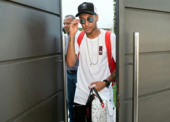 Neymar tuvo que mudarse de su casa en Francia