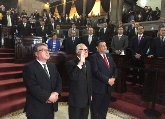 Alejandro Maldonado asume presidencia de Guatemala