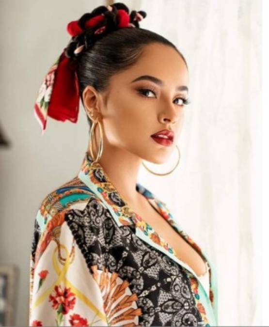 Becky G tiene cuatro nominaciones desde el 2015 al 2019 de los Billboard latino como artista del año. Ha recibido tres premios en los Latin American Music Awards (2016-2018).<br/><br/>Becky G ha recibido una veintena de nominaciones en Premios Lo Nuestro, Disney Radio Music Awards.