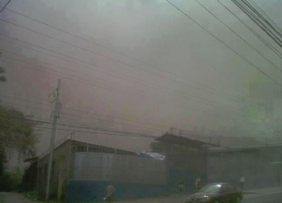 Bomberos de Honduras en alerta por erupción del Chaparrastique