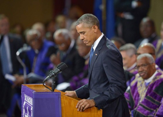 Sentido homenaje de Obama a pastor abatido en Charleston  