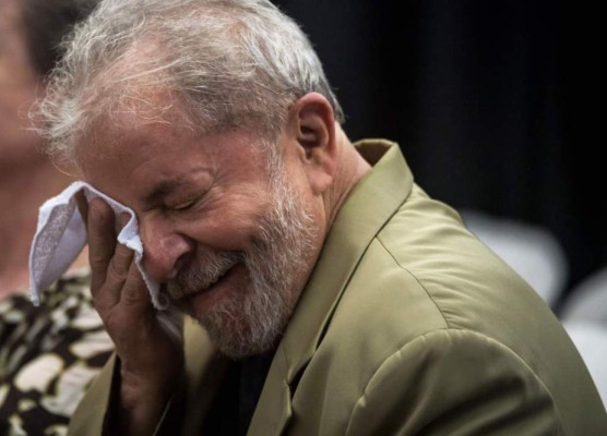 Lula sufre una derrota judicial y espera al Supremo para saber si irá a prisión