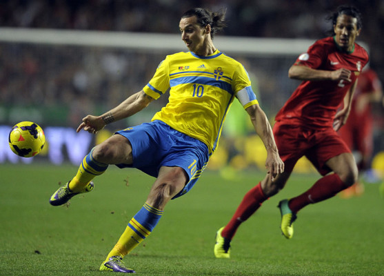 Cristiano gana el duelo a Ibrahimovic y acerca a Portugal al Mundial