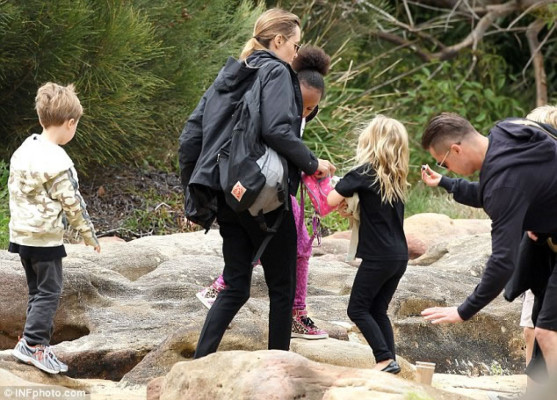 Angelina Jolie y Brad Pitt de vacaciones con sus hijos