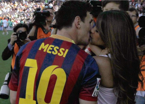 Futbolistas de Barcelona podrán pasar la noche previa de la final con sus parejas