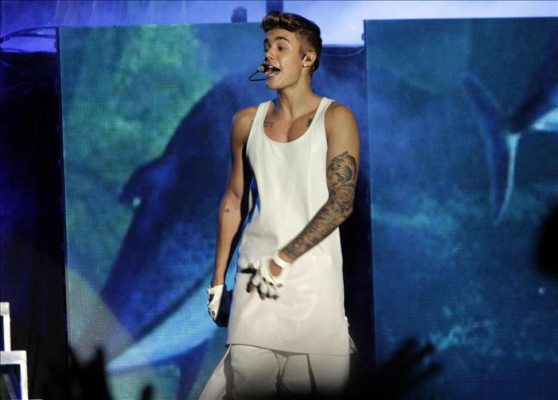 Justin Bieber suspende concierto en Argentina por intoxicación