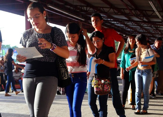 Unah otorgará este año dos mil becas para estudiantes