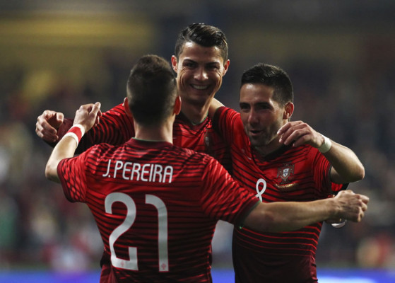 Cristiano se corona como goleador y Portugal golea a Camerún