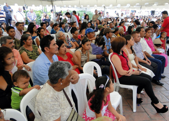 450 parejas se casan en El Progreso