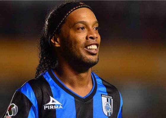 Oficial: Ronaldinho jugará con el Fluminense de Brasil
