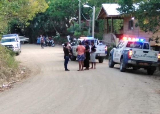 Encuentran asesinados a dos jóvenes en Islas de la Bahía