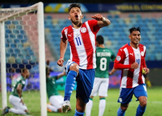 Paraguay le remonta a Bolivia e inicia la Copa América con victoria