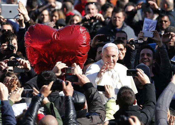 Francisco, el primer Papa en celebrar San Valentín