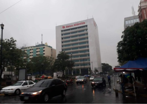 Pronostican lluvias y actividad eléctrica para San Pedro Sula