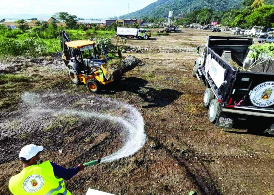 Con trabajos de limpieza arranca proyecto del Gran Mercado Municipal