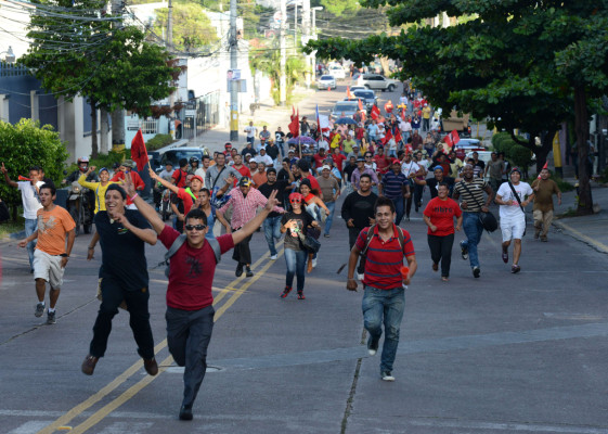 Manuel Zelaya: 'Estamos dispuestos a ir a las calles a defender nuestro triunfo”