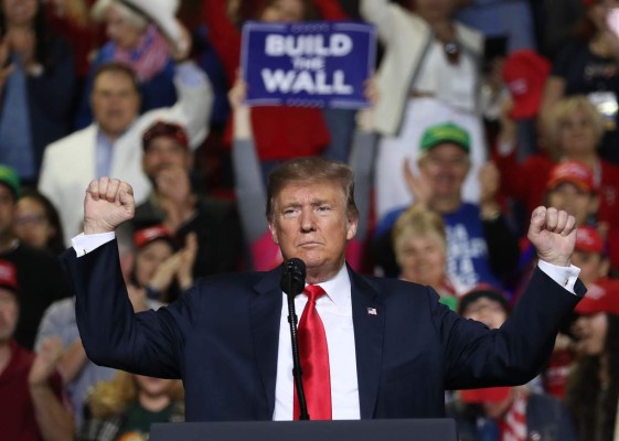 Trump desafía al Congreso y jura terminar el muro con México