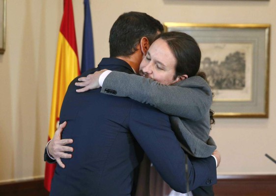 Izquierda española logra acuerdo de Gobierno para frenar a ultraderecha