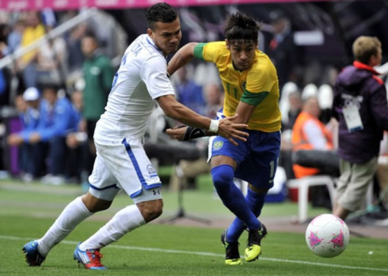 Alfredo Hawit: 'Jugar contra Brasil costará 3 millones de dólares'