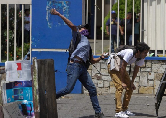Nicaragua amanece tensa con tres muertos y llamados a más protesta