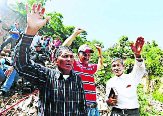 Laberinto de mil túneles complica la búsqueda de mineros en Honduras