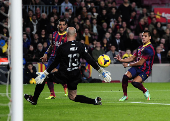 El Barça golea al Málaga y suma 59 jornadas consecutivas en el liderato