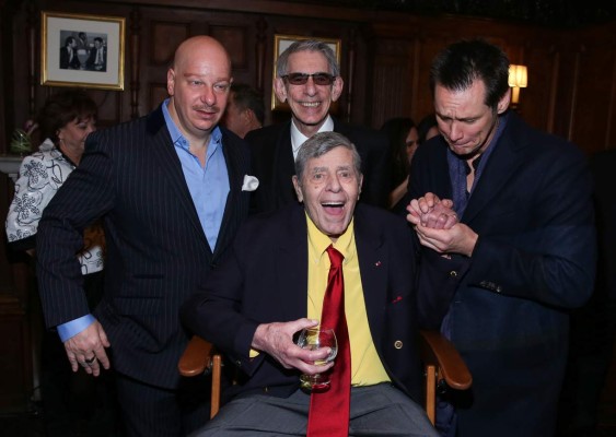 (FILES) This file photo taken on April 07, 2016 shows NEW YORK, NEW YORK - APRIL 08: (L-R) Jeff Ross, Richard Belzer, Jerry Lewis and Jim Carrey attend the 90th Birthday Celebration of Jerry Lewis at The Friars Club on April 8, 2016 in New York City. Rob Kim/Getty Images/AFP / AFP PHOTO / GETTY IMAGES NORTH AMERICA / ROB KIM