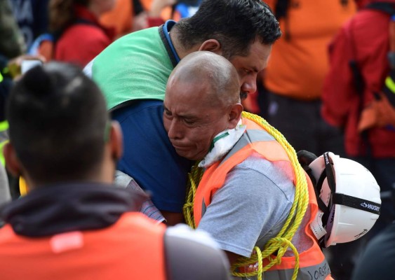 Mueren de infarto dos mujeres en nuevo sismo en Ciudad de México