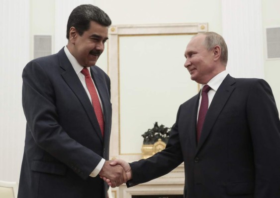 Putin respalda a Maduro e insta al diálogo en Venezuela