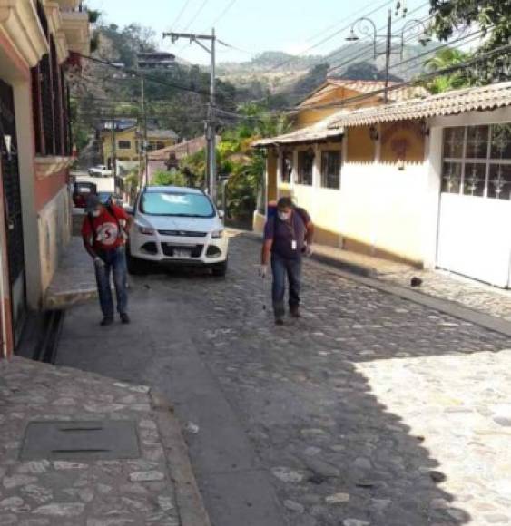 En el departamento de Copán han tomado las medidas necesarias para no reportar casos de coronavirus. Han establecido jornadas intensas de fumigación en calles, avenidas y hasta en parques.