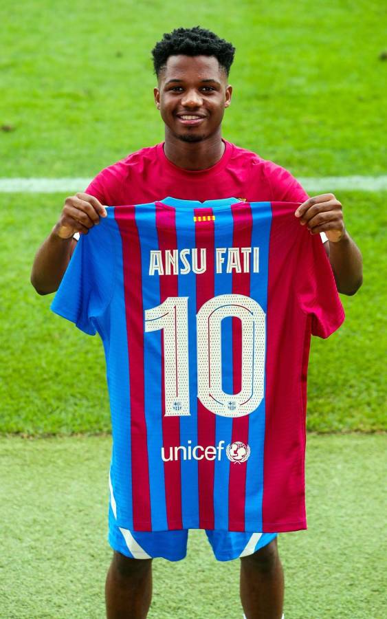 Ansu Fati se quedó con el 10 del Barcelona tras la marcha de Messi.