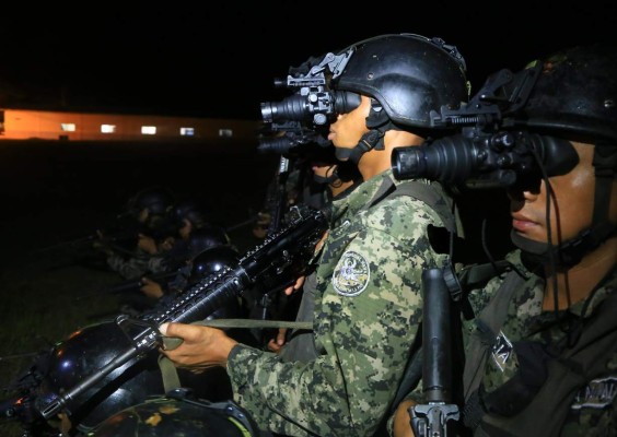 Marines de EUA adiestran a navales hondureños contra narcos