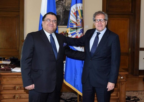 Luis Almagro y Arturo Corrales trazan ruta a seguir en el diálogo