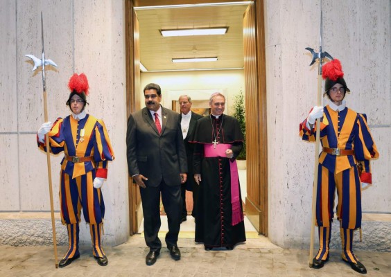 El Vaticano anuncia diálogo entre Maduro y la oposición