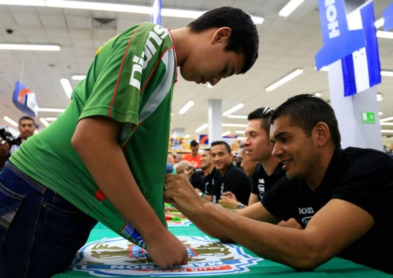 Marathón se deja querer por su afición