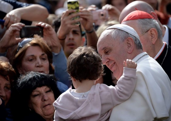 El Papa lavará pies de discapacitados y ancianos el Jueves Santo