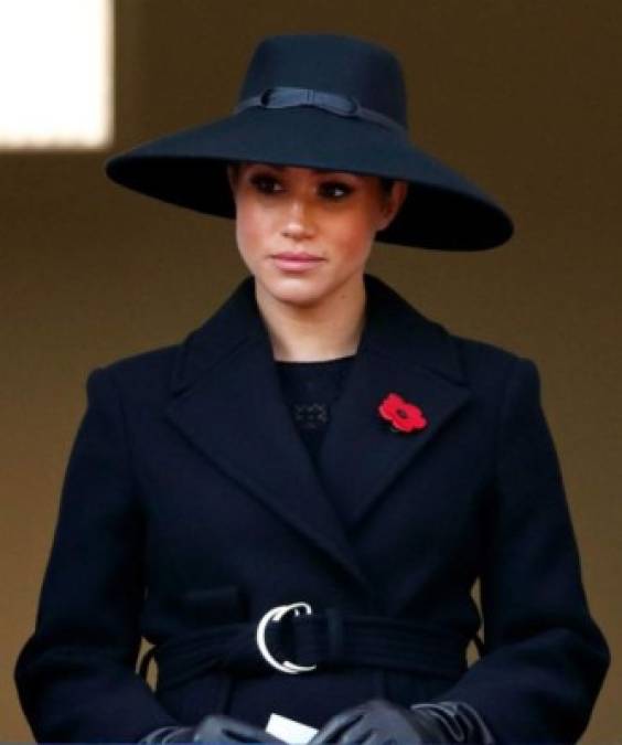 MIRA:<a href='https://www.laprensa.hn/fotogalerias/farandula/1344658-411/meghan-kate-andres-protagonistas-escandalos-marcaron-realeza-2019' style='color:red;text-decoration:underline' target='_blank'>Meghan, Kate y Andrés protagonistas de escándalos que marcaron a la realeza en 2019</a>