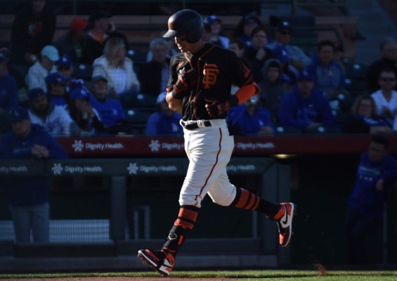 Video: Mauricio Dubón comenzó encendido con los Gigantes