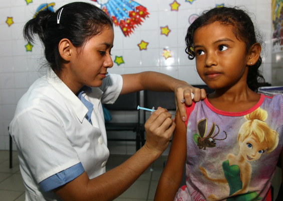 Ocho de cada diez niños sampedranos reciben todas sus vacunas
